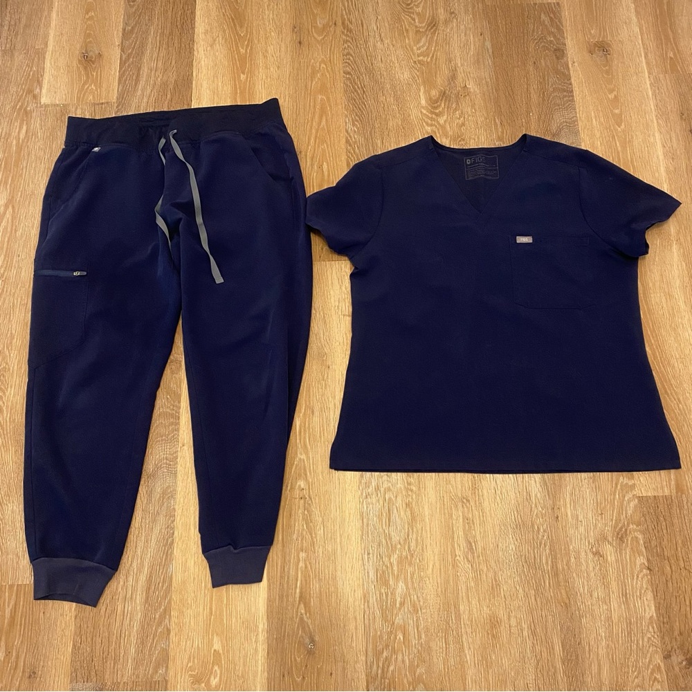 Figs Navy Short-Sleeve V-Neck Scrub Top and Jogger Set